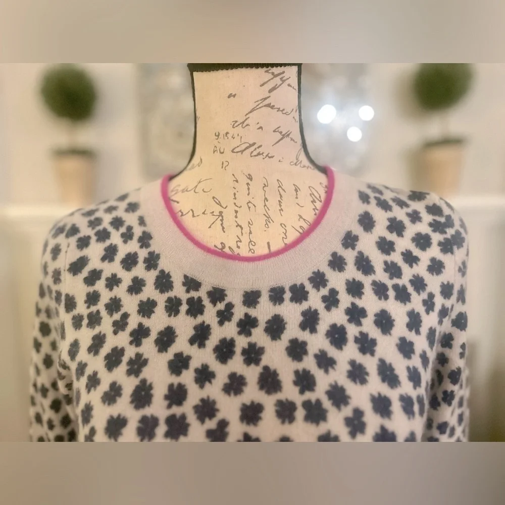 🖤TRENDING colors! floral sweater from J.Crew, size small - navy blue with pink